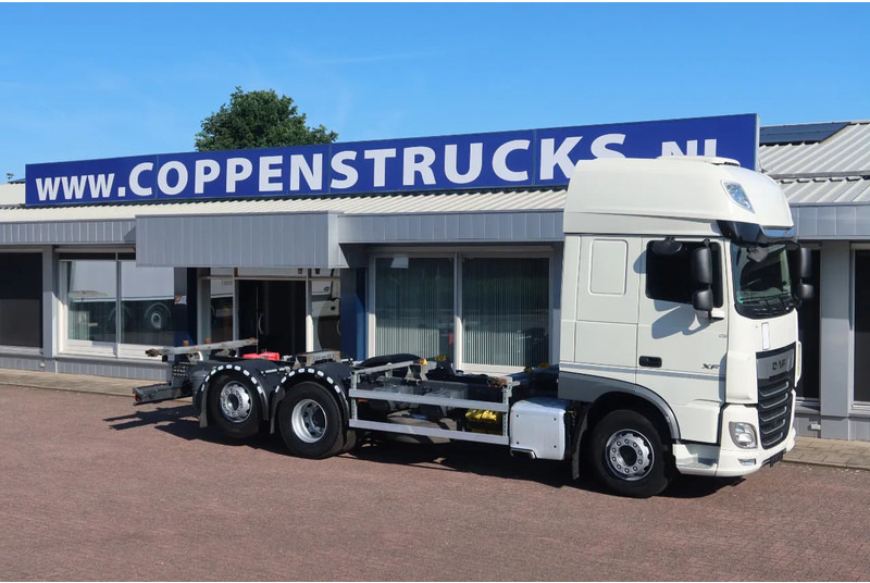 DAF XF 106.450 Wissellaadbaksysteem / Chassis - Konttialus/ Vaihtokuormatilat kuorma-auto: kuva DAF XF 106.450 Wissellaadbaksysteem / Chassis - Konttialus/ Vaihtokuormatilat kuorma-auto DAF XF 106.450 Wissellaadbaksysteem / Chassis - Konttialus/ Vaihtokuormatilat kuorma-auto: kuva DAF XF 106.450 Wissellaadbaksysteem / Chassis - Konttialus/ Vaihtokuormatilat kuorma-auto