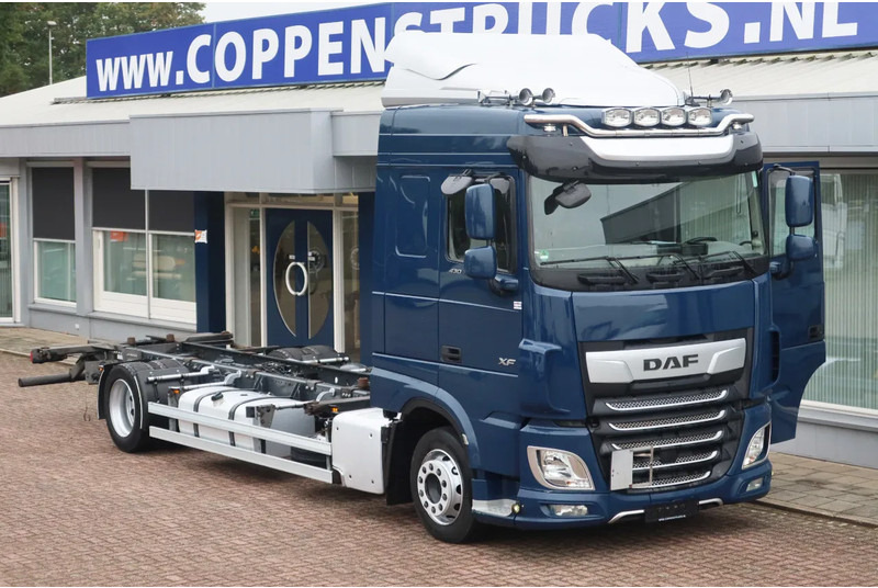 DAF XF 430 430 FA 4x2 BDF/Chassiscabine Wisselbare opbouw - Kuorma-auto alusta: kuva DAF XF 430 430 FA 4x2 BDF/Chassiscabine Wisselbare opbouw - Kuorma-auto alusta DAF XF 430 430 FA 4x2 BDF/Chassiscabine Wisselbare opbouw - Kuorma-auto alusta: kuva DAF XF 430 430 FA 4x2 BDF/Chassiscabine Wisselbare opbouw - Kuorma-auto alusta
