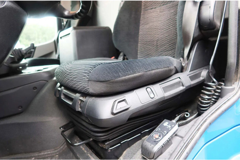 Mercedes-Benz Antos 1924L Huif + Klep Dhollandia 2000 KG Euro 6 - Umpikori kuorma-auto: kuva Mercedes-Benz Antos 1924L Huif + Klep Dhollandia 2000 KG Euro 6 - Umpikori kuorma-auto Mercedes-Benz Antos 1924L Huif + Klep Dhollandia 2000 KG Euro 6 - Umpikori kuorma-auto: kuva Mercedes-Benz Antos 1924L Huif + Klep Dhollandia 2000 KG Euro 6 - Umpikori kuorma-auto