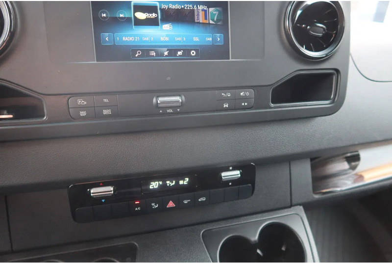 Kylmäauto Mercedes-Benz Sprinter 317 CDI L3/H2 Multi temp, Verplaatsbare tussenwand: kuva Kylmäauto Mercedes-Benz Sprinter 317 CDI L3/H2 Multi temp, Verplaatsbare tussenwand