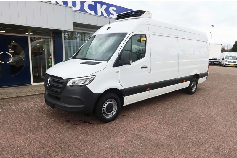 Kylmäauto Mercedes-Benz Sprinter 317 CDI L3/H2 Multi temp, Verplaatsbare tussenwand: kuva Kylmäauto Mercedes-Benz Sprinter 317 CDI L3/H2 Multi temp, Verplaatsbare tussenwand