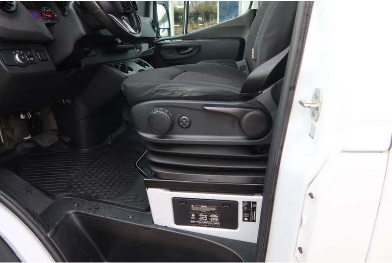 Kylmäauto Mercedes-Benz Sprinter 317 CDI L3/H2 Multi temp, Verplaatsbare tussenwand: kuva Kylmäauto Mercedes-Benz Sprinter 317 CDI L3/H2 Multi temp, Verplaatsbare tussenwand
