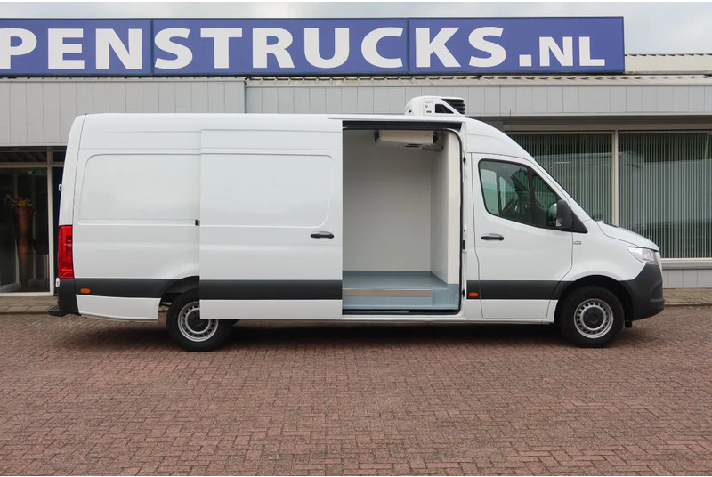 Mercedes-Benz Sprinter 317 Carrier Xarios 350 Koel/Vries/Verwarmen met Nachtaansluiting 220 Volt - Kylmäauto: kuva Mercedes-Benz Sprinter 317 Carrier Xarios 350 Koel/Vries/Verwarmen met Nachtaansluiting 220 Volt - Kylmäauto Mercedes-Benz Sprinter 317 Carrier Xarios 350 Koel/Vries/Verwarmen met Nachtaansluiting 220 Volt - Kylmäauto: kuva Mercedes-Benz Sprinter 317 Carrier Xarios 350 Koel/Vries/Verwarmen met Nachtaansluiting 220 Volt - Kylmäauto