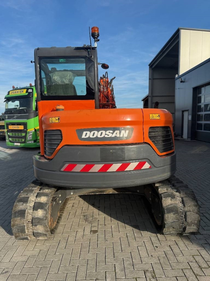 Doosan DX 85 R  - Minikuormaaja: kuva Doosan DX 85 R  - Minikuormaaja Doosan DX 85 R  - Minikuormaaja: kuva Doosan DX 85 R  - Minikuormaaja