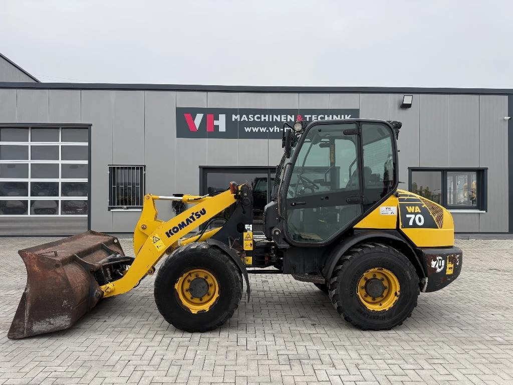 Komatsu WA 70-5 - Pyöräkuormaaja: kuva Komatsu WA 70-5 - Pyöräkuormaaja Komatsu WA 70-5 - Pyöräkuormaaja: kuva Komatsu WA 70-5 - Pyöräkuormaaja