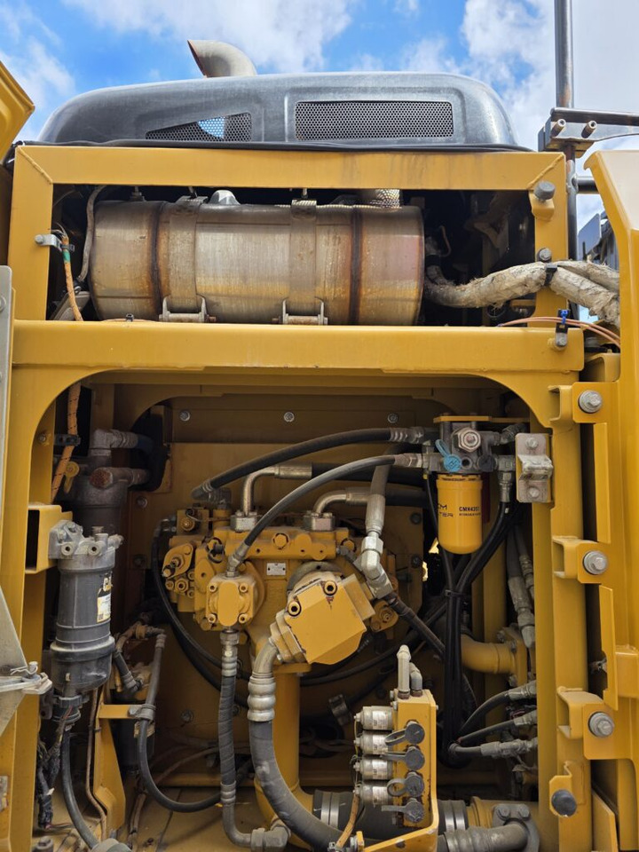 CAT 323FL - Telakaivukone: kuva CAT 323FL - Telakaivukone CAT 323FL - Telakaivukone: kuva CAT 323FL - Telakaivukone
