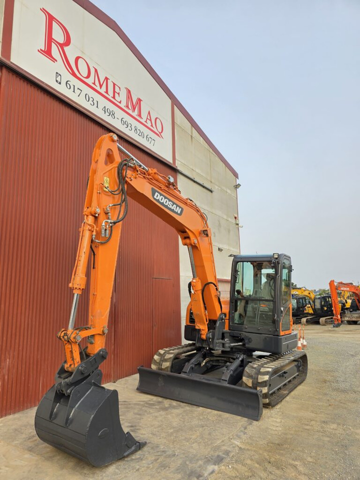 DOOSAN DX85R-3 - Minikuormaaja: kuva DOOSAN DX85R-3 - Minikuormaaja DOOSAN DX85R-3 - Minikuormaaja: kuva DOOSAN DX85R-3 - Minikuormaaja