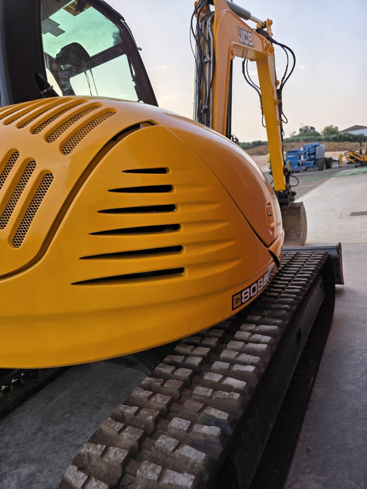 JCB 8085ZTS - Minikuormaaja: kuva  JCB 8085ZTS - Minikuormaaja JCB 8085ZTS - Minikuormaaja: kuva  JCB 8085ZTS - Minikuormaaja