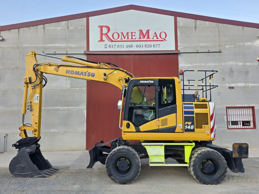 KOMATSU PW148-11 - Pyöräalustainen kaivinkone: kuva KOMATSU PW148-11 - Pyöräalustainen kaivinkone KOMATSU PW148-11 - Pyöräalustainen kaivinkone: kuva KOMATSU PW148-11 - Pyöräalustainen kaivinkone