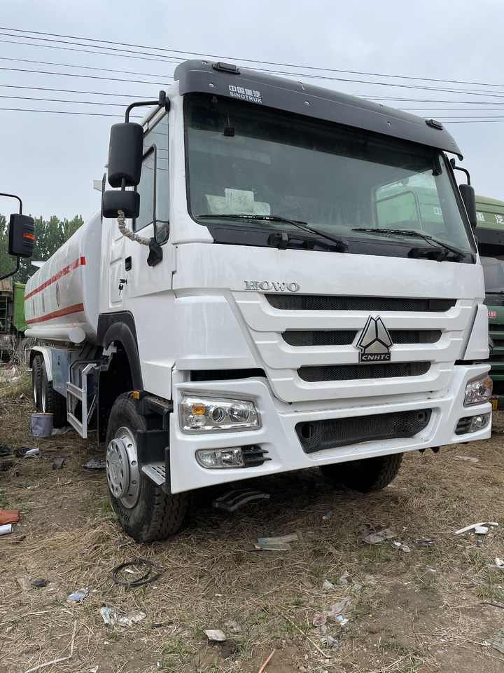 HOWO 6X4 WATER TANK TRUCK HIGH QUALITY 290HP/336HP / 371HP Tipper - Säiliöauto: kuva HOWO 6X4 WATER TANK TRUCK HIGH QUALITY 290HP/336HP / 371HP Tipper - Säiliöauto HOWO 6X4 WATER TANK TRUCK HIGH QUALITY 290HP/336HP / 371HP Tipper - Säiliöauto: kuva HOWO 6X4 WATER TANK TRUCK HIGH QUALITY 290HP/336HP / 371HP Tipper - Säiliöauto