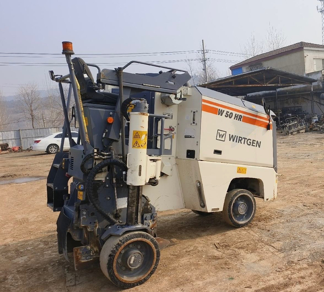 WIRTGEN W50HR miling machine - Asfalttijyrsimen: kuva WIRTGEN W50HR miling machine - Asfalttijyrsimen WIRTGEN W50HR miling machine - Asfalttijyrsimen: kuva WIRTGEN W50HR miling machine - Asfalttijyrsimen