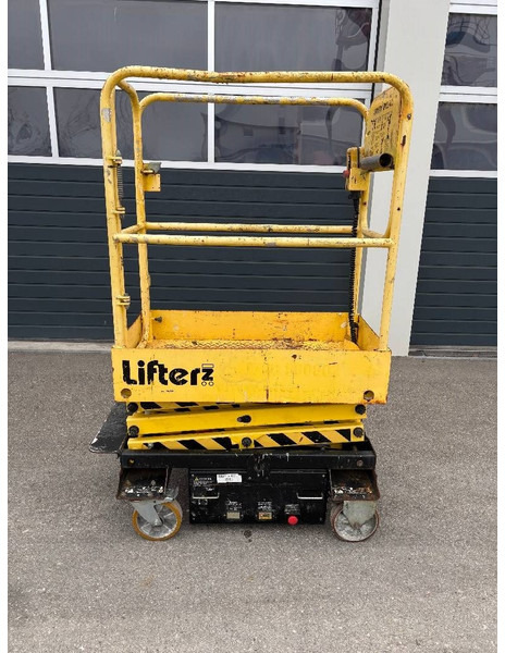 Boss 4,55m Arbeitsbühne Personenlift, BJ 2013 - Saksilava: kuva Boss 4,55m Arbeitsbühne Personenlift, BJ 2013 - Saksilava Boss 4,55m Arbeitsbühne Personenlift, BJ 2013 - Saksilava: kuva Boss 4,55m Arbeitsbühne Personenlift, BJ 2013 - Saksilava