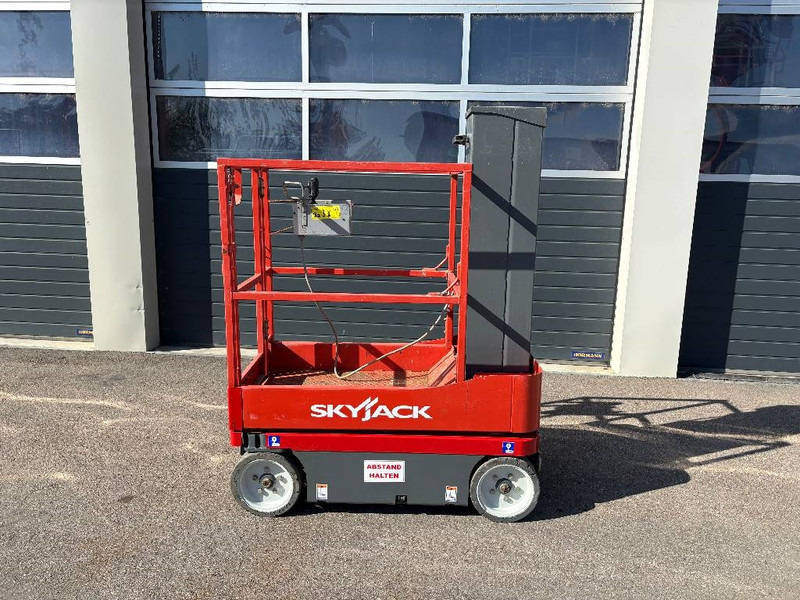 Skyjack SJ 16 6,75m Elektro Mastarbeitsbühne - Henkilönostin: kuva Skyjack SJ 16 6,75m Elektro Mastarbeitsbühne - Henkilönostin Skyjack SJ 16 6,75m Elektro Mastarbeitsbühne - Henkilönostin: kuva Skyjack SJ 16 6,75m Elektro Mastarbeitsbühne - Henkilönostin