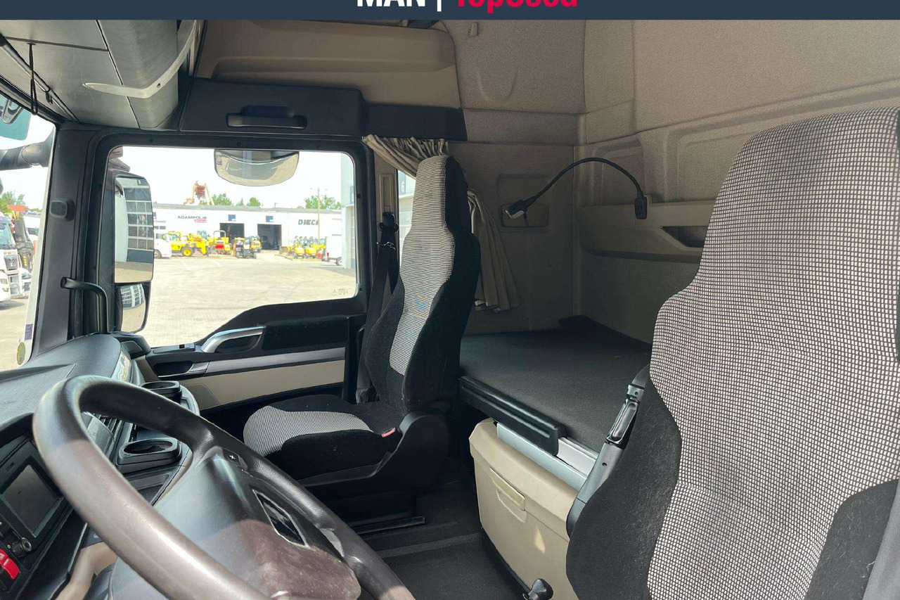 MAN 18.460 XLX Cab Retarder (8624) - Vetopöytäauto: kuva MAN 18.460 XLX Cab Retarder (8624) - Vetopöytäauto MAN 18.460 XLX Cab Retarder (8624) - Vetopöytäauto: kuva MAN 18.460 XLX Cab Retarder (8624) - Vetopöytäauto