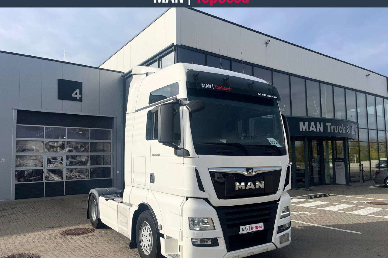 MAN 18.500 4X2 XXL Cab Retarder (9059) - Vetopöytäauto: kuva MAN 18.500 4X2 XXL Cab Retarder (9059) - Vetopöytäauto MAN 18.500 4X2 XXL Cab Retarder (9059) - Vetopöytäauto: kuva MAN 18.500 4X2 XXL Cab Retarder (9059) - Vetopöytäauto