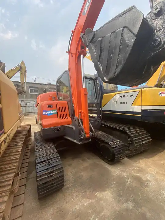 90% new Korea Doosan 6ton dx60 dx55 dx75 excavator - Telakaivukone: kuva 90% new Korea Doosan 6ton dx60 dx55 dx75 excavator - Telakaivukone 90% new Korea Doosan 6ton dx60 dx55 dx75 excavator - Telakaivukone: kuva 90% new Korea Doosan 6ton dx60 dx55 dx75 excavator - Telakaivukone