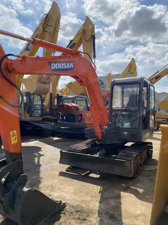 Doosan DH55-V Used Excavator Crawler Excavator Second Hand Japan Engine DH55-V Doosan Excavator in stock for sale - Minikuormaaja: kuva Doosan DH55-V Used Excavator Crawler Excavator Second Hand Japan Engine DH55-V Doosan Excavator in stock for sale - Minikuormaaja Doosan DH55-V Used Excavator Crawler Excavator Second Hand Japan Engine DH55-V Doosan Excavator in stock for sale - Minikuormaaja: kuva Doosan DH55-V Used Excavator Crawler Excavator Second Hand Japan Engine DH55-V Doosan Excavator in stock for sale - Minikuormaaja
