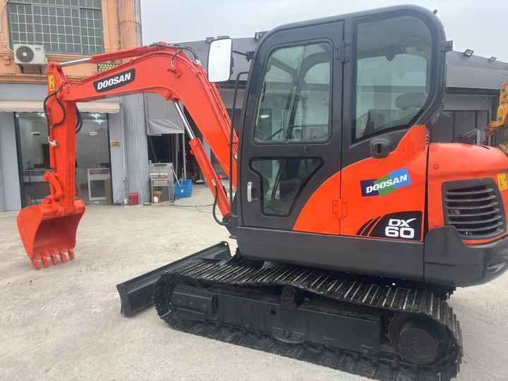 High Quality Hot Selling 6ton Second Hand Excavator Machine Mini Small Excavator DX60-9C Used Doosan Excavator for Sale DX60 - Kaivuri: kuva High Quality Hot Selling 6ton Second Hand Excavator Machine Mini Small Excavator DX60-9C Used Doosan Excavator for Sale DX60 - Kaivuri High Quality Hot Selling 6ton Second Hand Excavator Machine Mini Small Excavator DX60-9C Used Doosan Excavator for Sale DX60 - Kaivuri: kuva High Quality Hot Selling 6ton Second Hand Excavator Machine Mini Small Excavator DX60-9C Used Doosan Excavator for Sale DX60 - Kaivuri