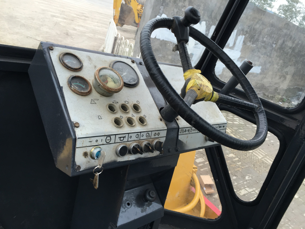 High Quality Used 15 Ton Vibratory Road Roller Dynapac Ca30d Single-drum Soil Compactor Cummins Engine In Shanghai - Tiejyrä: kuva  High Quality Used 15 Ton Vibratory Road Roller Dynapac Ca30d Single-drum Soil Compactor Cummins Engine In Shanghai - Tiejyrä High Quality Used 15 Ton Vibratory Road Roller Dynapac Ca30d Single-drum Soil Compactor Cummins Engine In Shanghai - Tiejyrä: kuva  High Quality Used 15 Ton Vibratory Road Roller Dynapac Ca30d Single-drum Soil Compactor Cummins Engine In Shanghai - Tiejyrä