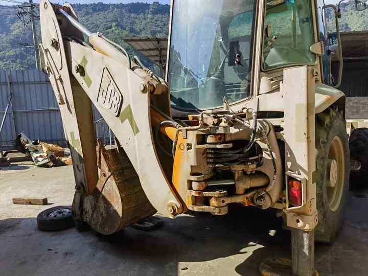 Hot sale Backhoe loader JCB 3CX 4*4 tlb loader UKmade, used cheap JCB 3CX retro loader and digger in good condition - Kaivuri-trukki: kuva Hot sale Backhoe loader JCB 3CX 4*4 tlb loader UKmade, used cheap JCB 3CX retro loader and digger in good condition - Kaivuri-trukki Hot sale Backhoe loader JCB 3CX 4*4 tlb loader UKmade, used cheap JCB 3CX retro loader and digger in good condition - Kaivuri-trukki: kuva Hot sale Backhoe loader JCB 3CX 4*4 tlb loader UKmade, used cheap JCB 3CX retro loader and digger in good condition - Kaivuri-trukki