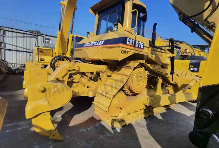 Japan Imported Caterpillar D7R Bulldozer Japan Original Cat D7G D7R D9n D8r Used Bulldozers - Puskutraktori: kuva Japan Imported Caterpillar D7R Bulldozer Japan Original Cat D7G D7R D9n D8r Used Bulldozers - Puskutraktori Japan Imported Caterpillar D7R Bulldozer Japan Original Cat D7G D7R D9n D8r Used Bulldozers - Puskutraktori: kuva Japan Imported Caterpillar D7R Bulldozer Japan Original Cat D7G D7R D9n D8r Used Bulldozers - Puskutraktori