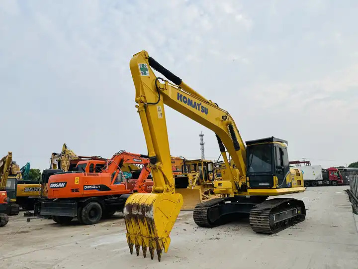 Original Japan Used Crawler Excavator Komatsu Pc200lc-7 Pc220lc-7 A/c Cabin In Shanghai - Telakaivukone: kuva Original Japan Used Crawler Excavator Komatsu Pc200lc-7 Pc220lc-7 A/c Cabin In Shanghai - Telakaivukone Original Japan Used Crawler Excavator Komatsu Pc200lc-7 Pc220lc-7 A/c Cabin In Shanghai - Telakaivukone: kuva Original Japan Used Crawler Excavator Komatsu Pc200lc-7 Pc220lc-7 A/c Cabin In Shanghai - Telakaivukone