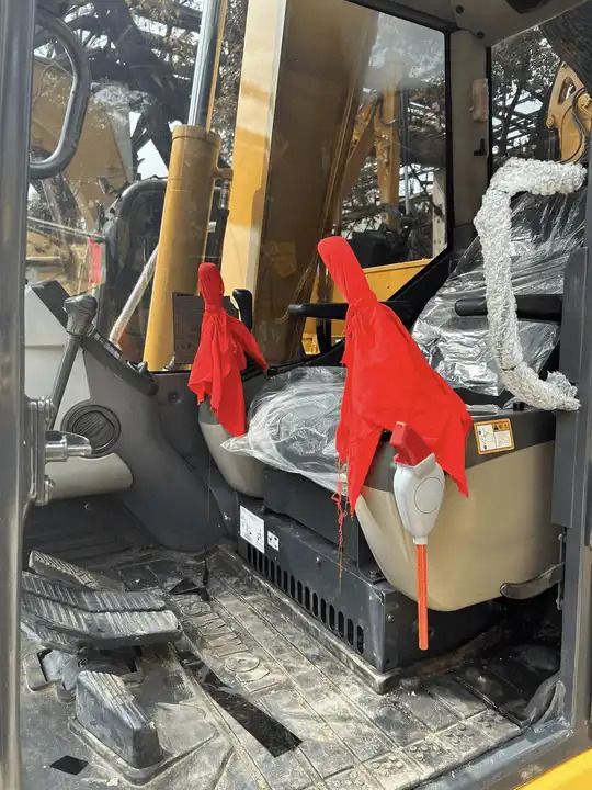 Used Komatsu PC 60-7 with Good Condition in Shanghai - Kaivuri: kuva Used Komatsu PC 60-7 with Good Condition in Shanghai - Kaivuri Used Komatsu PC 60-7 with Good Condition in Shanghai - Kaivuri: kuva Used Komatsu PC 60-7 with Good Condition in Shanghai - Kaivuri