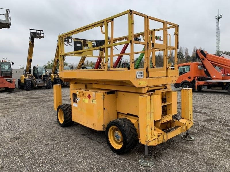 Genie GS-2669 - 10 m, 4x4, diesel - Saksilava: kuva Genie GS-2669 - 10 m, 4x4, diesel - Saksilava Genie GS-2669 - 10 m, 4x4, diesel - Saksilava: kuva Genie GS-2669 - 10 m, 4x4, diesel - Saksilava