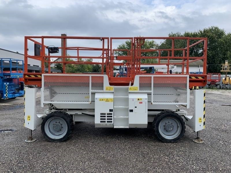 Genie GS3390 - 12,06 m - 4x4 - diesel  - Saksilava: kuva Genie GS3390 - 12,06 m - 4x4 - diesel  - Saksilava Genie GS3390 - 12,06 m - 4x4 - diesel  - Saksilava: kuva Genie GS3390 - 12,06 m - 4x4 - diesel  - Saksilava