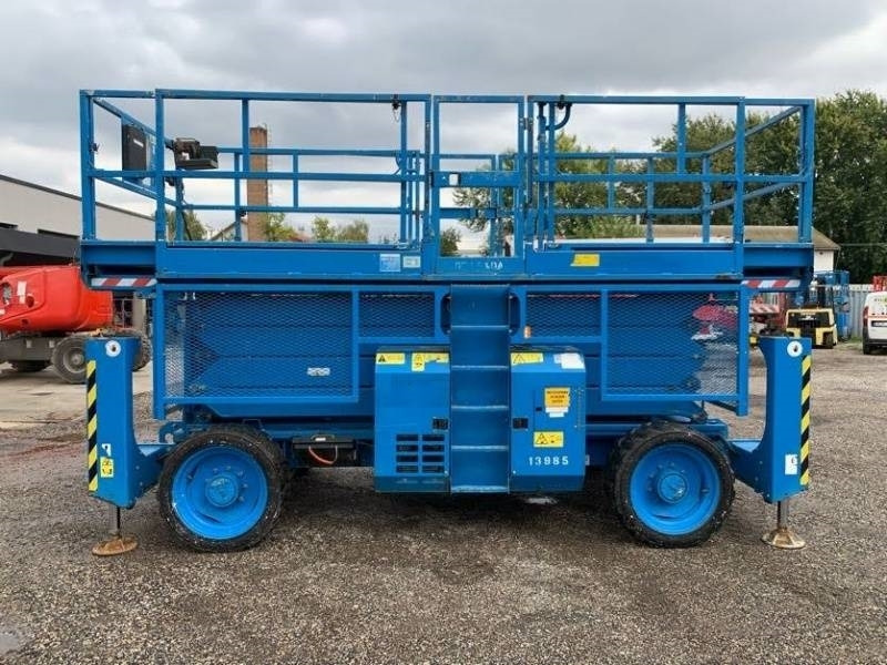 Genie GS4390 - 15,11m, diesel, 4x4  - Saksilava: kuva Genie GS4390 - 15,11m, diesel, 4x4  - Saksilava Genie GS4390 - 15,11m, diesel, 4x4  - Saksilava: kuva Genie GS4390 - 15,11m, diesel, 4x4  - Saksilava