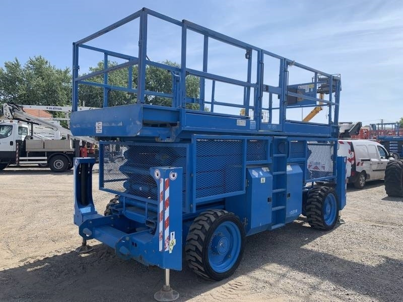 Genie GS4390 - 15,11m, diesel, 4x4 - Saksilava: kuva Genie GS4390 - 15,11m, diesel, 4x4 - Saksilava Genie GS4390 - 15,11m, diesel, 4x4 - Saksilava: kuva Genie GS4390 - 15,11m, diesel, 4x4 - Saksilava