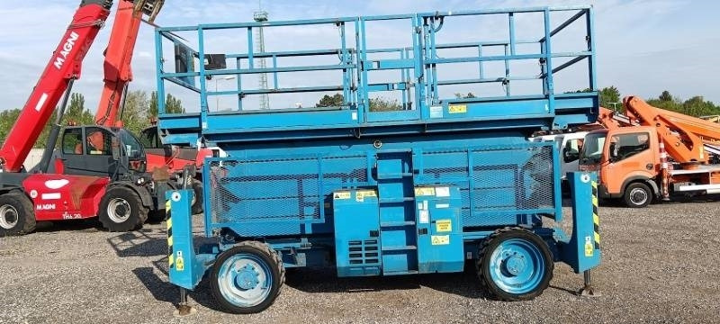 Genie GS5390 - 18m - 4x4 - Diesel - Saksilava: kuva Genie GS5390 - 18m - 4x4 - Diesel - Saksilava Genie GS5390 - 18m - 4x4 - Diesel - Saksilava: kuva Genie GS5390 - 18m - 4x4 - Diesel - Saksilava
