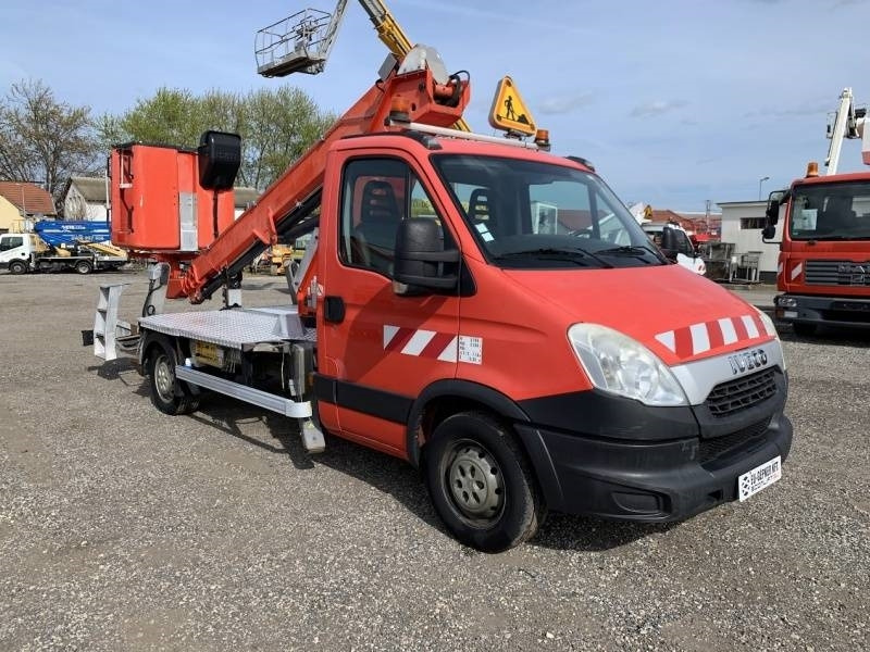 Iveco Daily Isoli VT48NEXS - 16 m, 250 kg - Itsekulkevat henkilönostimet: kuva Iveco Daily Isoli VT48NEXS - 16 m, 250 kg - Itsekulkevat henkilönostimet Iveco Daily Isoli VT48NEXS - 16 m, 250 kg - Itsekulkevat henkilönostimet: kuva Iveco Daily Isoli VT48NEXS - 16 m, 250 kg - Itsekulkevat henkilönostimet