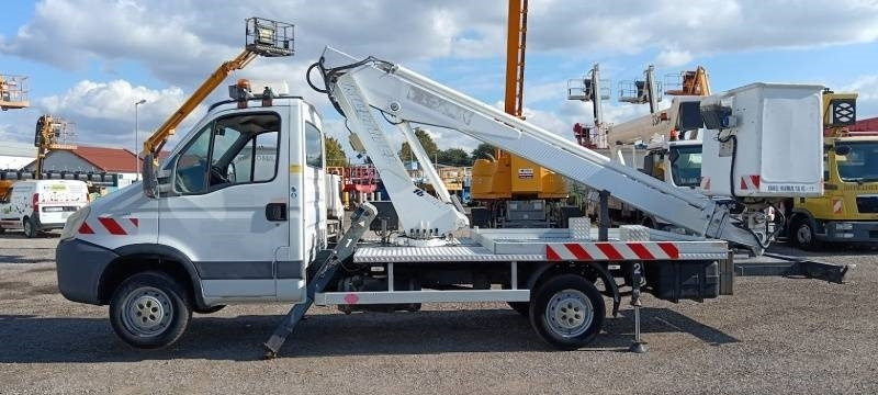 Iveco Daily Multitel 160 ALU DS - 16m - Itsekulkevat henkilönostimet: kuva Iveco Daily Multitel 160 ALU DS - 16m - Itsekulkevat henkilönostimet Iveco Daily Multitel 160 ALU DS - 16m - Itsekulkevat henkilönostimet: kuva Iveco Daily Multitel 160 ALU DS - 16m - Itsekulkevat henkilönostimet