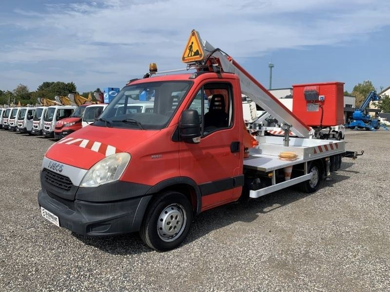 Iveco Daily Multitel 160 ALU DS - 16m - Itsekulkevat henkilönostimet: kuva Iveco Daily Multitel 160 ALU DS - 16m - Itsekulkevat henkilönostimet Iveco Daily Multitel 160 ALU DS - 16m - Itsekulkevat henkilönostimet: kuva Iveco Daily Multitel 160 ALU DS - 16m - Itsekulkevat henkilönostimet