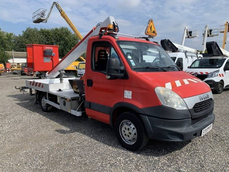 Iveco Daily Multitel 160 ALU DS - 16m - Itsekulkevat henkilönostimet: kuva Iveco Daily Multitel 160 ALU DS - 16m - Itsekulkevat henkilönostimet Iveco Daily Multitel 160 ALU DS - 16m - Itsekulkevat henkilönostimet: kuva Iveco Daily Multitel 160 ALU DS - 16m - Itsekulkevat henkilönostimet