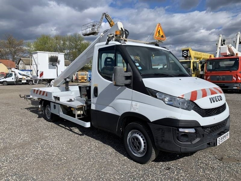 Iveco Daily Multitel 160 ALU DS - 16m - Itsekulkevat henkilönostimet: kuva Iveco Daily Multitel 160 ALU DS - 16m - Itsekulkevat henkilönostimet Iveco Daily Multitel 160 ALU DS - 16m - Itsekulkevat henkilönostimet: kuva Iveco Daily Multitel 160 ALU DS - 16m - Itsekulkevat henkilönostimet