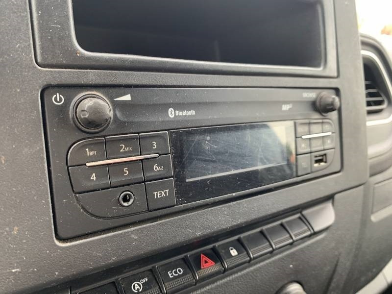 Itsekulkevat henkilönostimet Renault Master Versalift VTL135 EVO - 13,3 m - 120kg: kuva Itsekulkevat henkilönostimet Renault Master Versalift VTL135 EVO - 13,3 m - 120kg