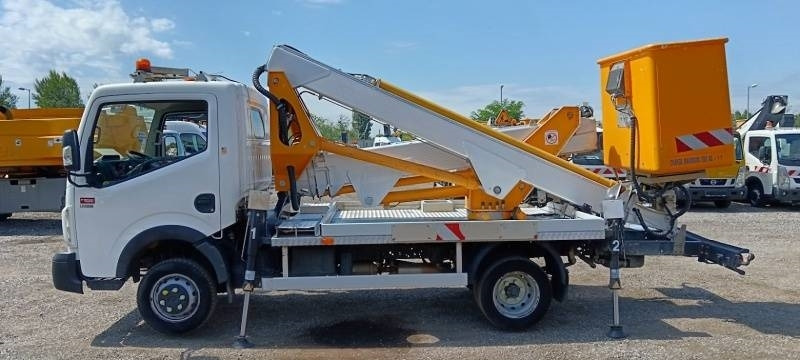 Renault Maxity Multitel MX200 - 20 m - Itsekulkevat henkilönostimet: kuva Renault Maxity Multitel MX200 - 20 m - Itsekulkevat henkilönostimet Renault Maxity Multitel MX200 - 20 m - Itsekulkevat henkilönostimet: kuva Renault Maxity Multitel MX200 - 20 m - Itsekulkevat henkilönostimet