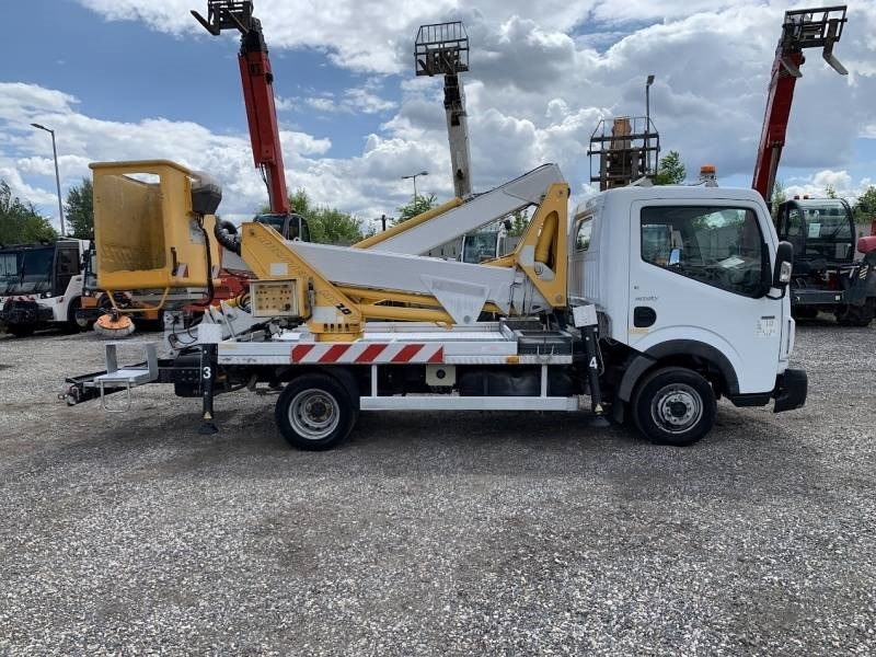 Renault Maxity Multitel MX200 - 20 m - Itsekulkevat henkilönostimet: kuva Renault Maxity Multitel MX200 - 20 m - Itsekulkevat henkilönostimet Renault Maxity Multitel MX200 - 20 m - Itsekulkevat henkilönostimet: kuva Renault Maxity Multitel MX200 - 20 m - Itsekulkevat henkilönostimet