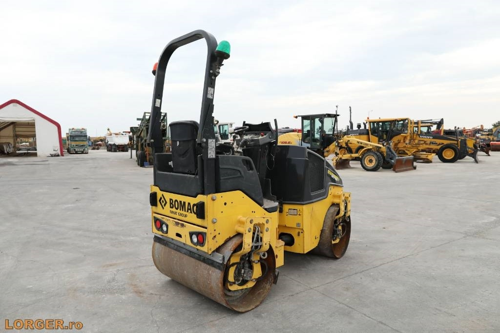Bomag BW 120 AD-5 - Tiejyrä: kuva Bomag BW 120 AD-5 - Tiejyrä Bomag BW 120 AD-5 - Tiejyrä: kuva Bomag BW 120 AD-5 - Tiejyrä