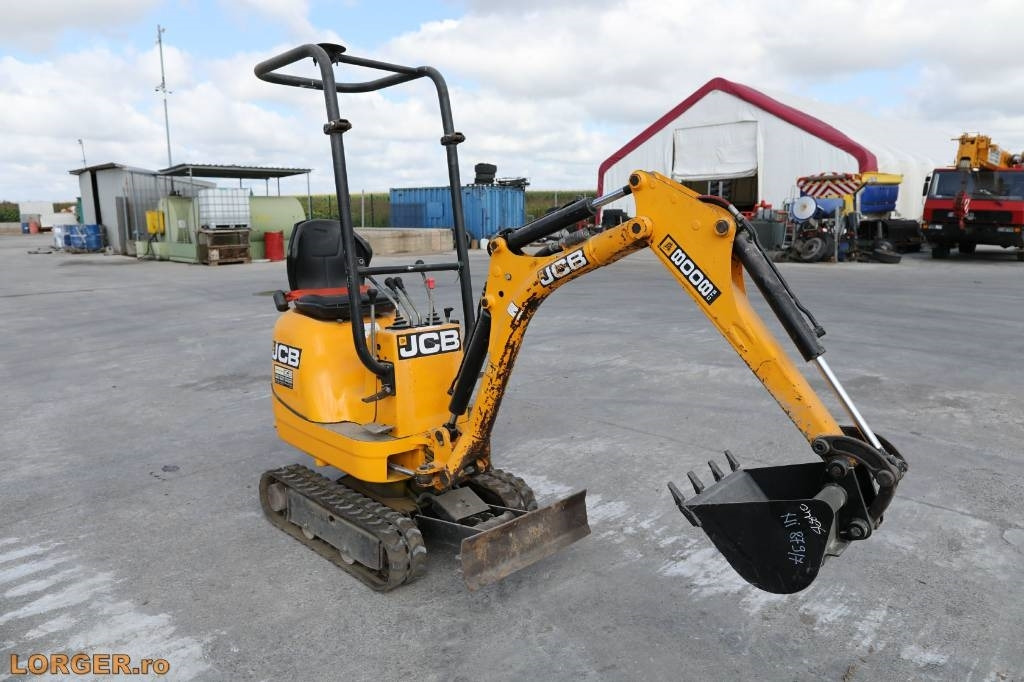 JCB 8008 CTS - Minikuormaaja: kuva JCB 8008 CTS - Minikuormaaja JCB 8008 CTS - Minikuormaaja: kuva JCB 8008 CTS - Minikuormaaja