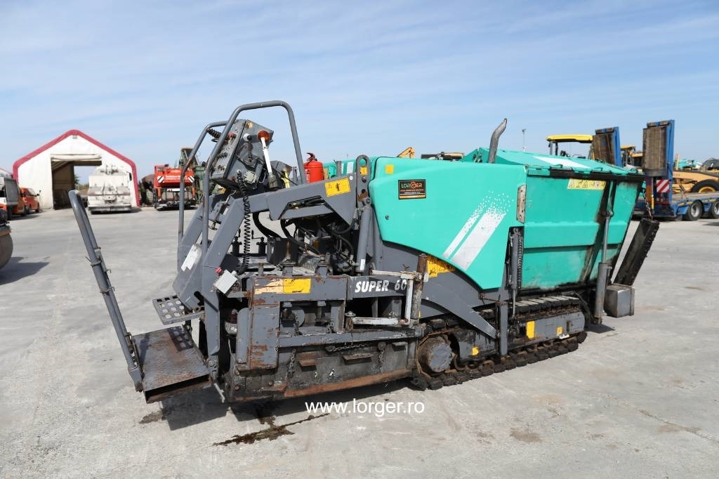 Asfalttilevittimet Vögele Super 600: kuva Asfalttilevittimet Vögele Super 600