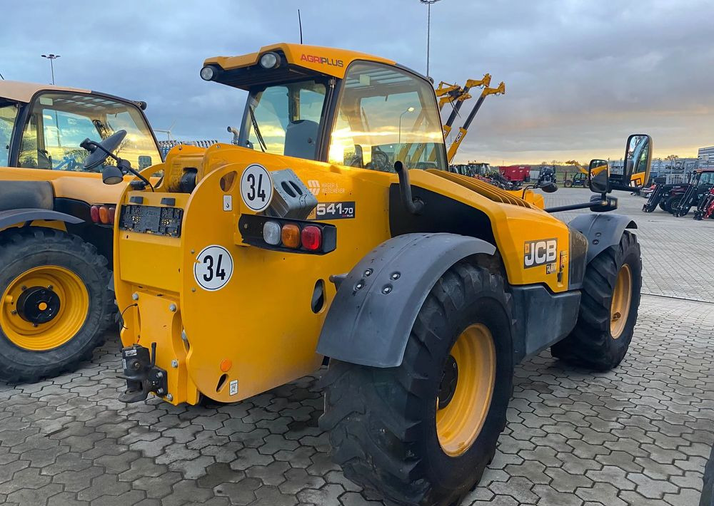JCB 541-70 - Kurottaja: kuva JCB 541-70 - Kurottaja JCB 541-70 - Kurottaja: kuva JCB 541-70 - Kurottaja