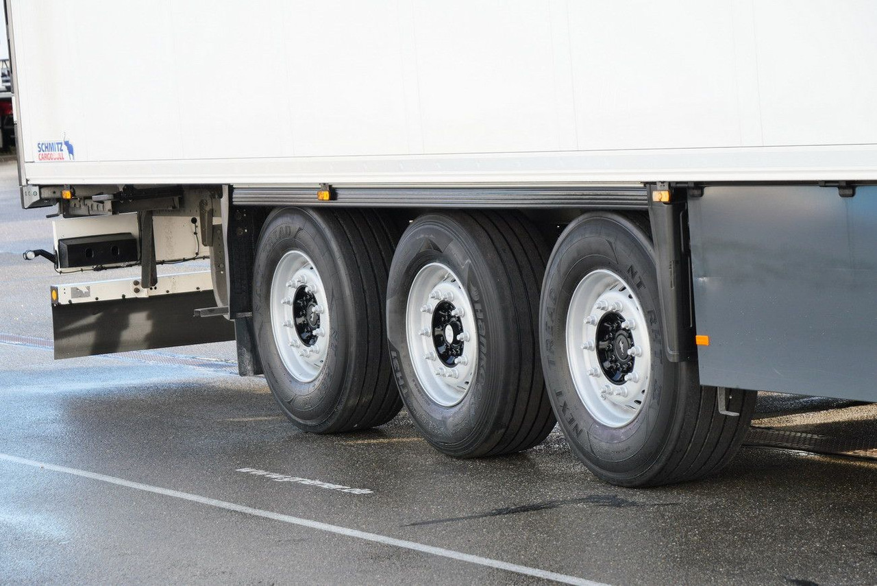 Schmitz Cargobull SKO 24/CARRIER 1550 VECTOR /DOPPELSTOCK /BLUMEN/ - Refrigeraattori puoliperävaunu: kuva Schmitz Cargobull SKO 24/CARRIER 1550 VECTOR /DOPPELSTOCK /BLUMEN/ - Refrigeraattori puoliperävaunu Schmitz Cargobull SKO 24/CARRIER 1550 VECTOR /DOPPELSTOCK /BLUMEN/ - Refrigeraattori puoliperävaunu: kuva Schmitz Cargobull SKO 24/CARRIER 1550 VECTOR /DOPPELSTOCK /BLUMEN/ - Refrigeraattori puoliperävaunu
