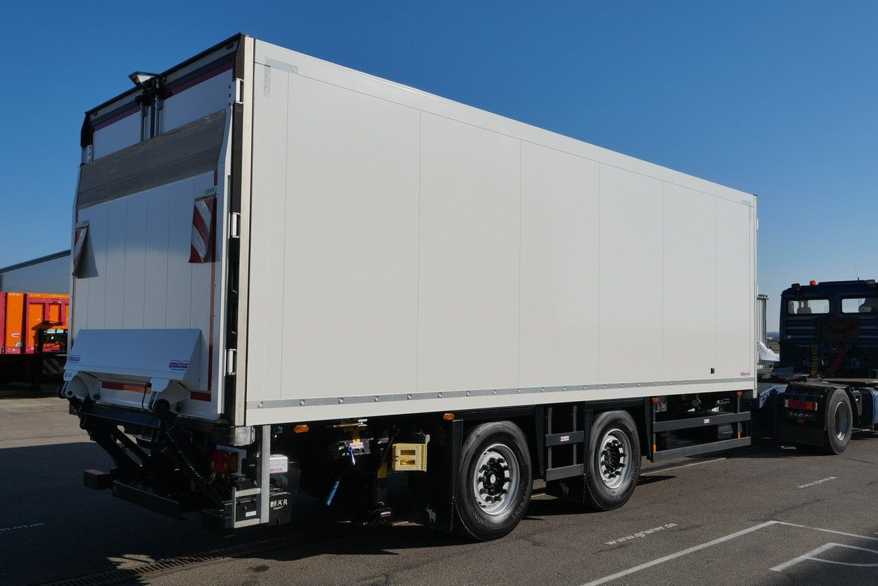Schmitz Cargobull ZKO 18 /TK UT1200 /DURCHLADEBAR /LBW /7,30 - Refrigeraattori perävaunu: kuva Schmitz Cargobull ZKO 18 /TK UT1200 /DURCHLADEBAR /LBW /7,30 - Refrigeraattori perävaunu Schmitz Cargobull ZKO 18 /TK UT1200 /DURCHLADEBAR /LBW /7,30 - Refrigeraattori perävaunu: kuva Schmitz Cargobull ZKO 18 /TK UT1200 /DURCHLADEBAR /LBW /7,30 - Refrigeraattori perävaunu