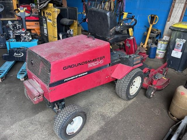 Toro 223D Groundmaster FRONTAL - Ruohonleikkuri: kuva Toro 223D Groundmaster FRONTAL - Ruohonleikkuri Toro 223D Groundmaster FRONTAL - Ruohonleikkuri: kuva Toro 223D Groundmaster FRONTAL - Ruohonleikkuri