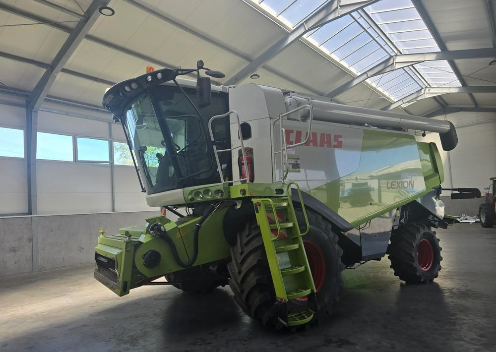Claas Lexion 650 - Leikkuupuimuri: kuva Claas Lexion 650 - Leikkuupuimuri Claas Lexion 650 - Leikkuupuimuri: kuva Claas Lexion 650 - Leikkuupuimuri