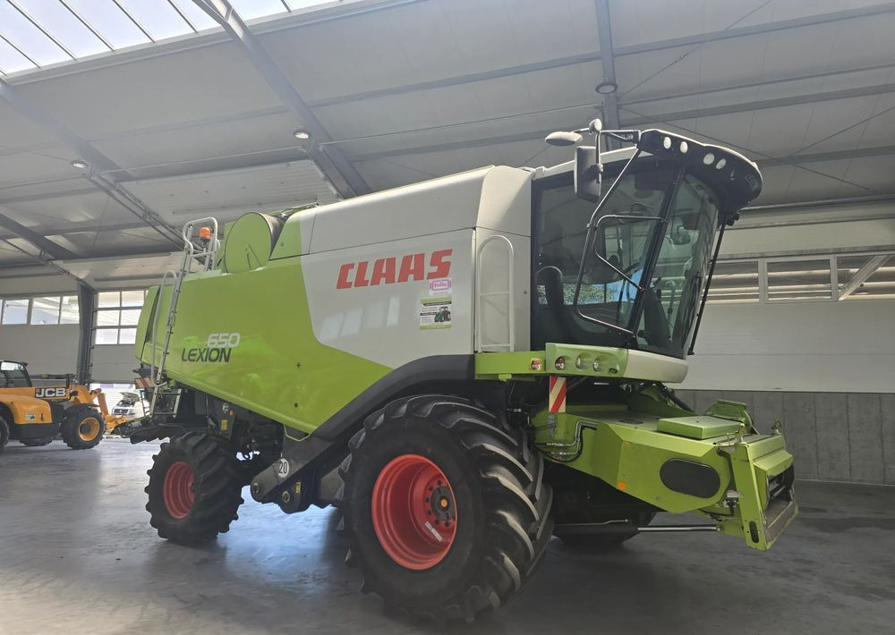 Claas Lexion 650 - Leikkuupuimuri: kuva Claas Lexion 650 - Leikkuupuimuri Claas Lexion 650 - Leikkuupuimuri: kuva Claas Lexion 650 - Leikkuupuimuri