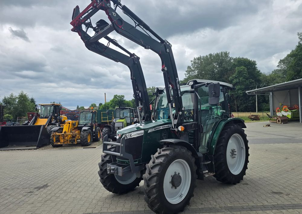 Massey Ferguson 4708 - Traktori: kuva  Massey Ferguson 4708 - Traktori Massey Ferguson 4708 - Traktori: kuva  Massey Ferguson 4708 - Traktori